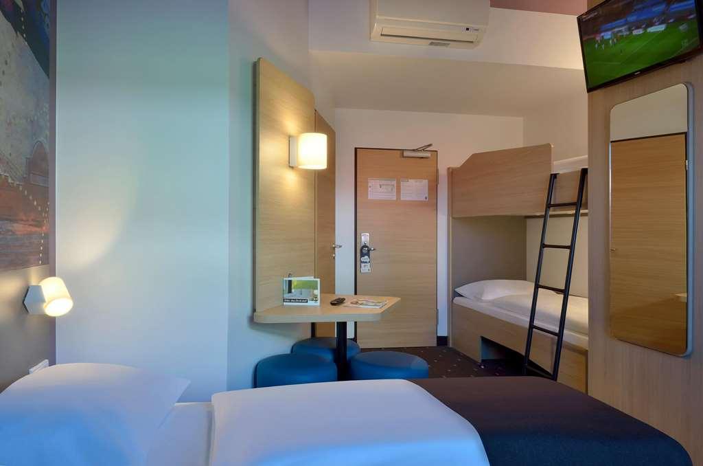 B&B Hotel Duesseldorf-Airport Quarto foto